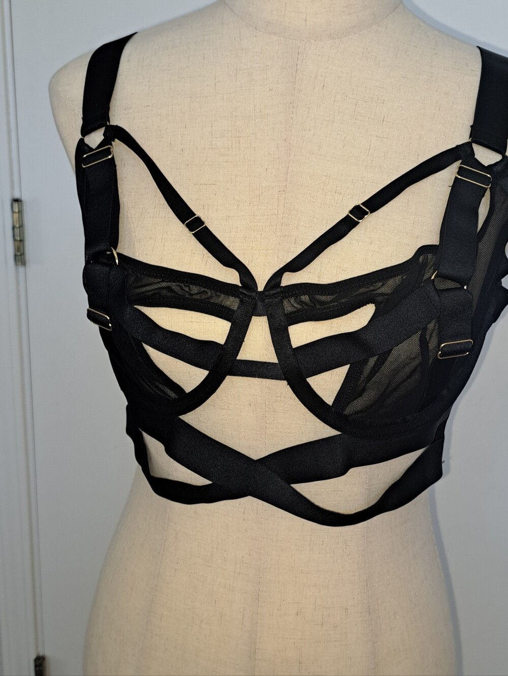 #068 Torrid 1 Nightfall Strappy Open-Cup Bra - Picture 4 of 6